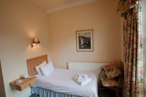 Beeches & Victorian Gardens Hotel 3*